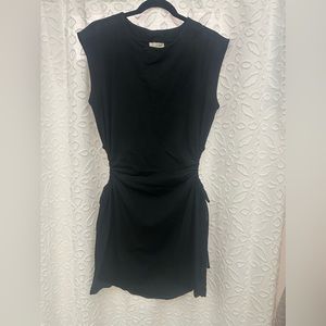Universal thread keyhole dress